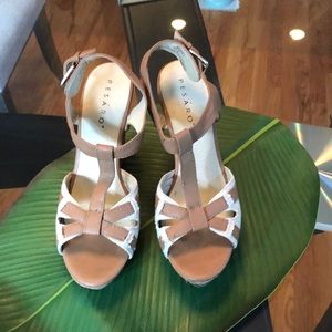 Sz 9 Pesaro Kambria wedge shoes